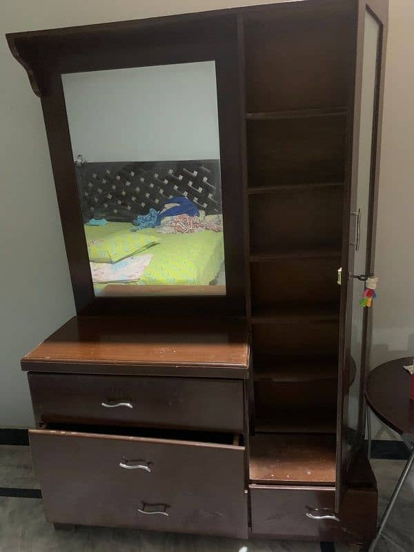 dressing table for sell 1