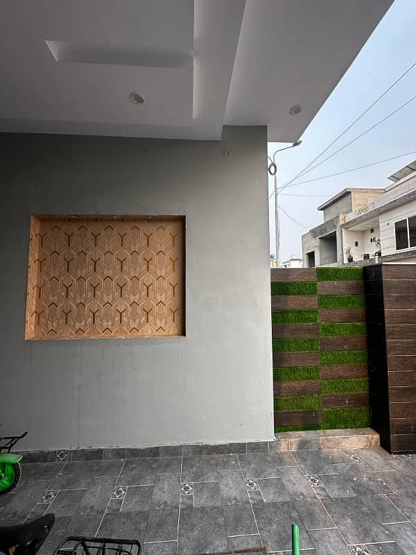 5 Marla Beautifully designed house For Sale And Direct Meeting With Owner In Park View City Lahore. 2