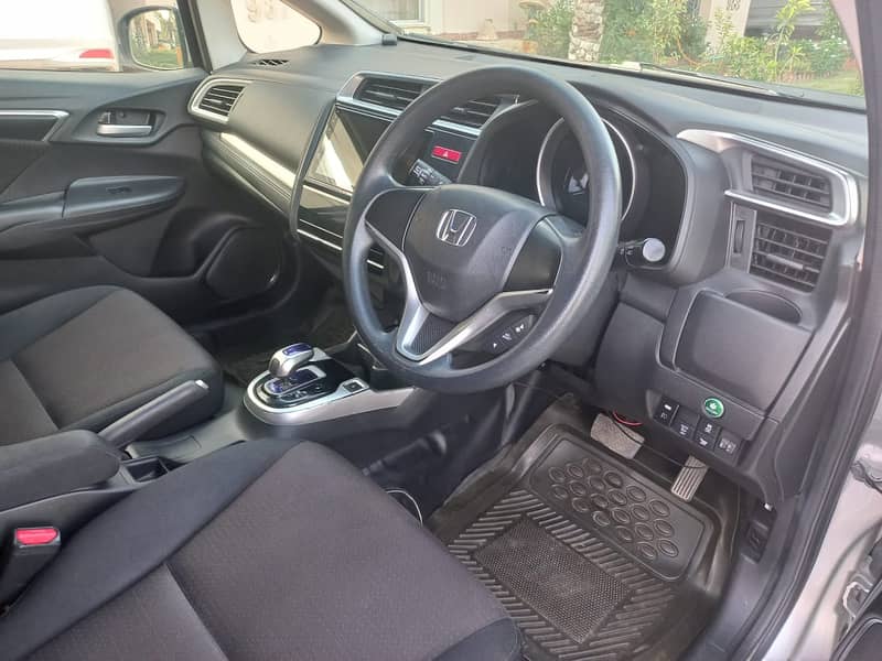 Honda Fit 2015 Hybrid 3