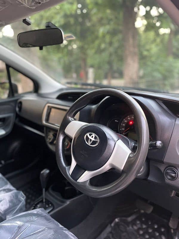 Toyota Vitz 2014 10