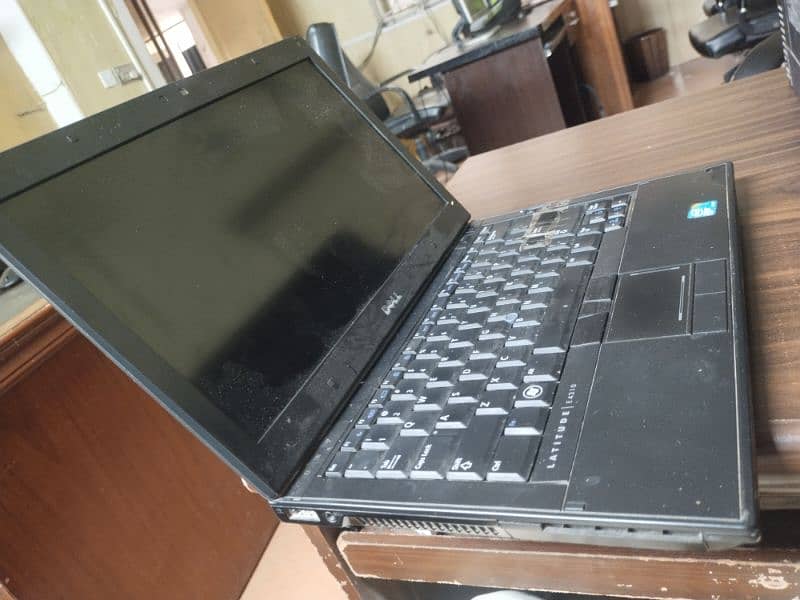 Dell Latitude E4310 2