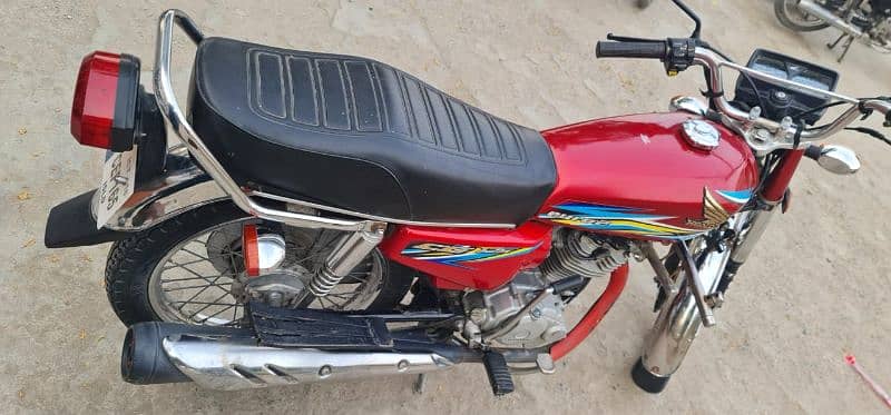 Honda 125 red colour 2018 model 1