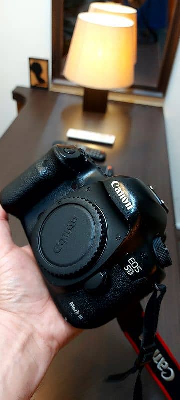 canon 5D Mark iii 2