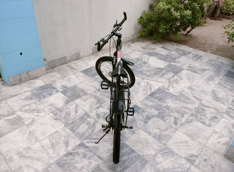 LIKE NEW BICYCLE 7