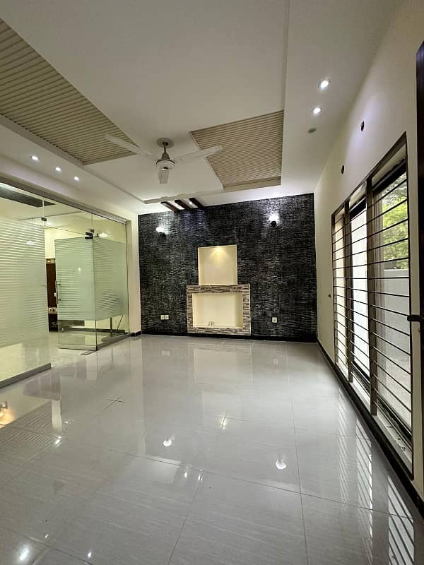 10 Marla Luxury Like Brand new house For Rent In Overseas A Block Sector E Bahria Town Lahore 0