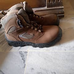 Safety shoes For sale