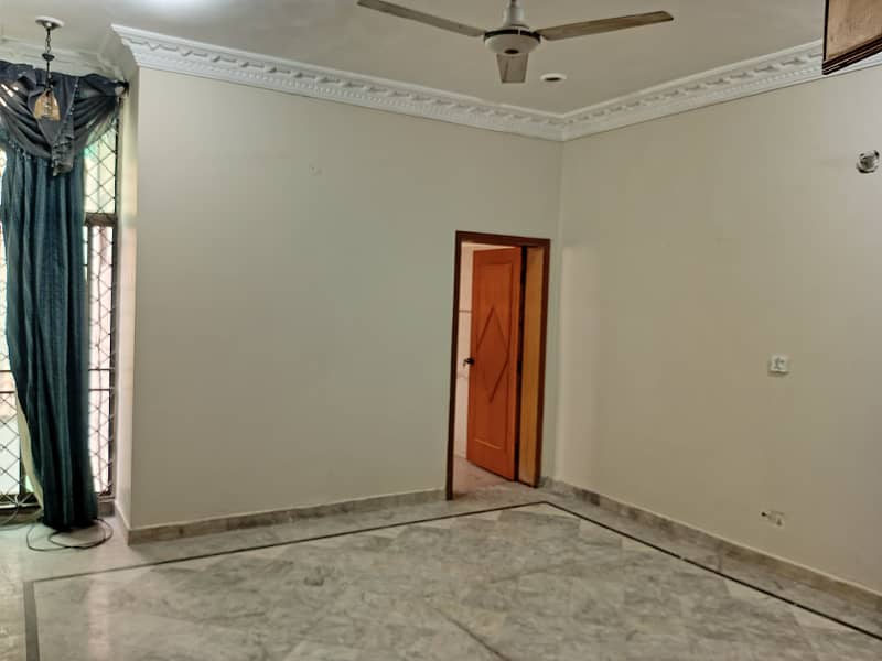 15 MARLA BEAUTIFUL HOUSE FOR RENT IN JOHAR TOWN 3