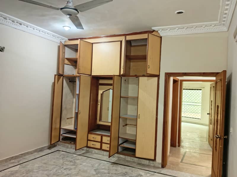 15 MARLA BEAUTIFUL HOUSE FOR RENT IN JOHAR TOWN 4