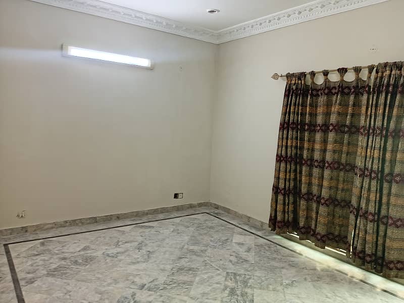 15 MARLA BEAUTIFUL HOUSE FOR RENT IN JOHAR TOWN 8