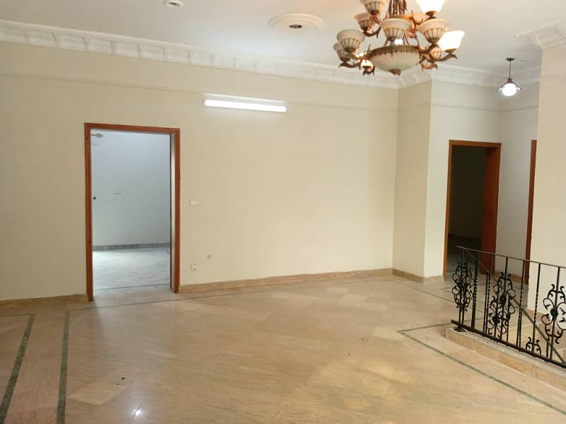 15 MARLA BEAUTIFUL HOUSE FOR RENT IN JOHAR TOWN 12