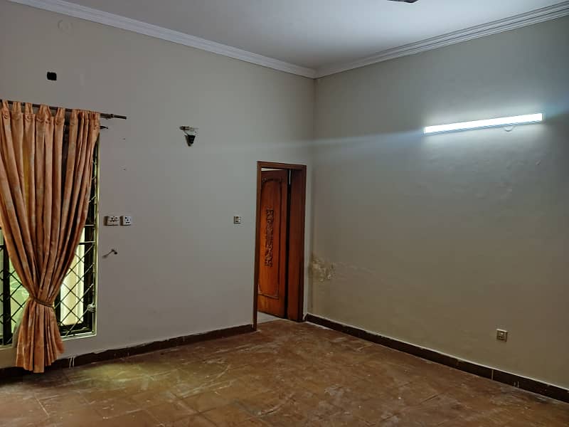 15 MARLA BEAUTIFUL HOUSE FOR RENT IN JOHAR TOWN 17