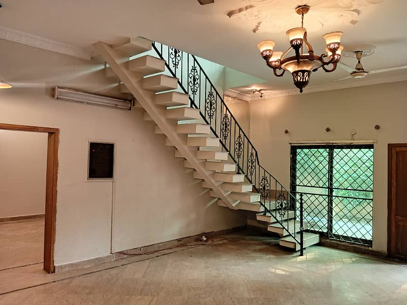 15 MARLA BEAUTIFUL HOUSE FOR RENT IN JOHAR TOWN 23