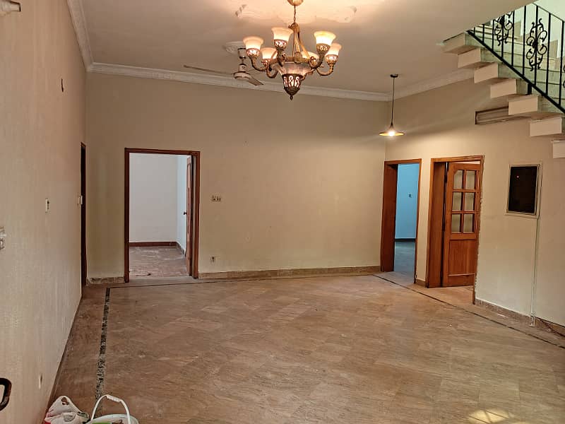 15 MARLA BEAUTIFUL HOUSE FOR RENT IN JOHAR TOWN 24