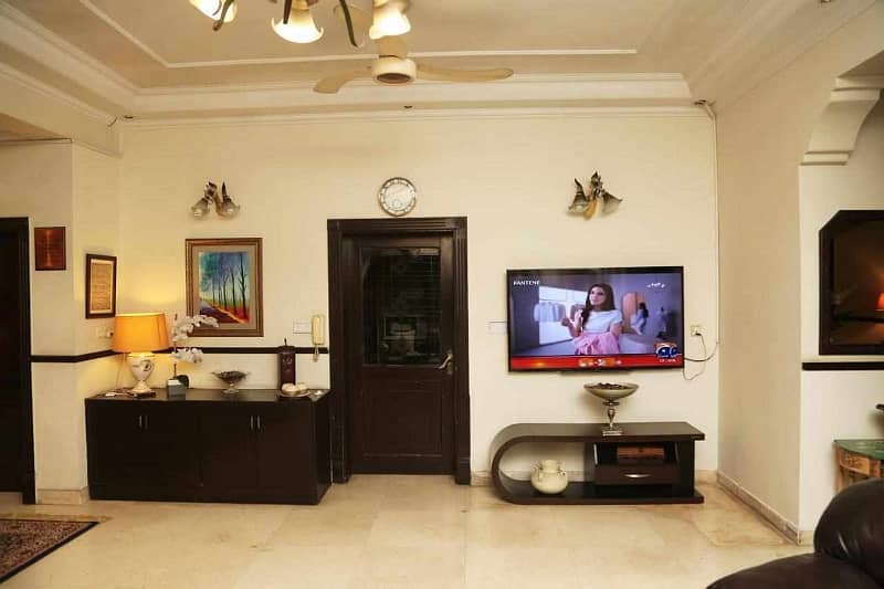 Per DAY Luxury 1 Kanal Fully Furnished Villa For Rent In DHA Lahore 14