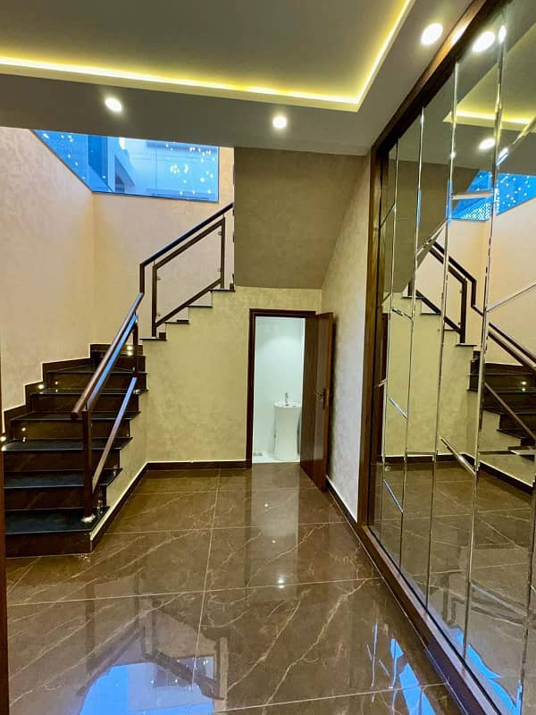 10 Marla Brand New Luxury House Available For Rent In Bahria Town Lahore. 18