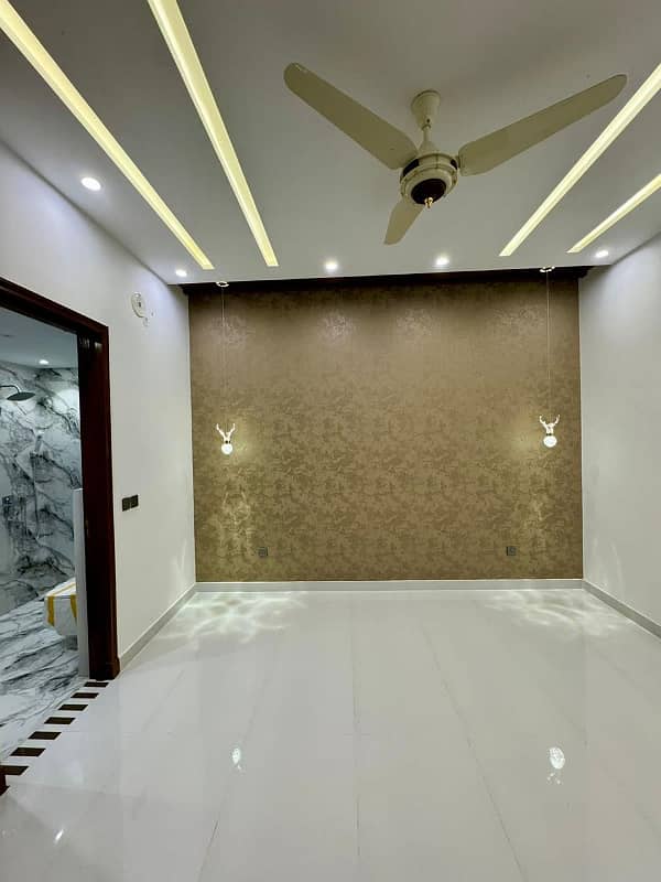 10 Marla Brand New Luxury House Available For Rent In Bahria Town Lahore. 20