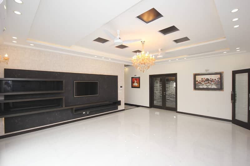 Master Peace Of Art Design One Kanal Slightly Used Modern Luxury Bungalow For Sale In DHA Phase 5 Near To PARK Top Location 4