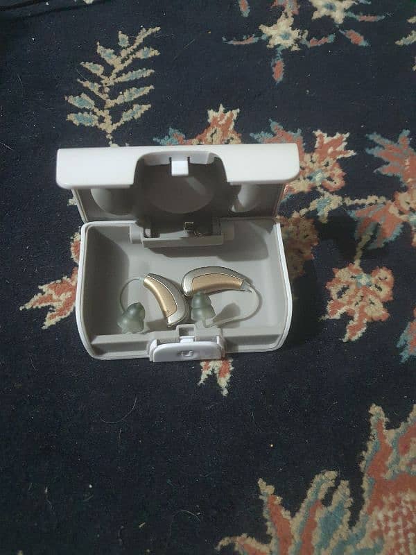 siemens , Unitron , phonak hearing aids 0