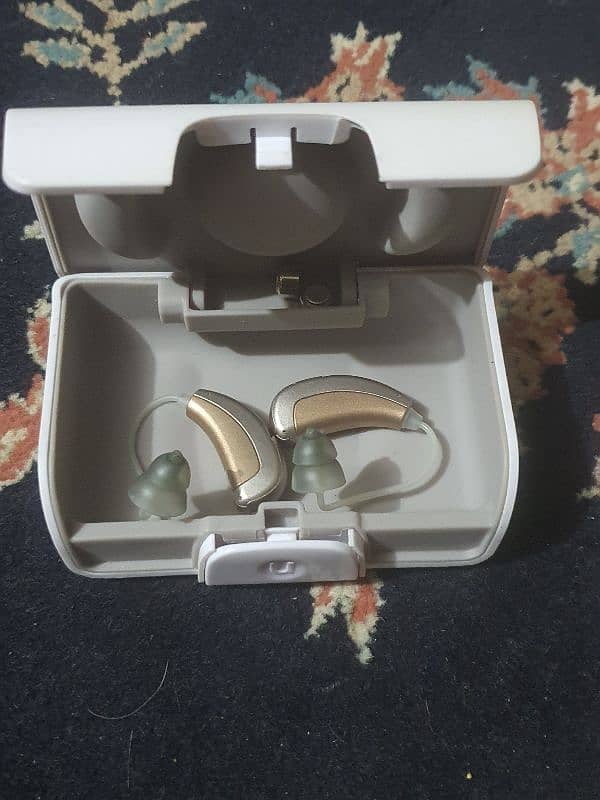 siemens , Unitron , phonak hearing aids 6