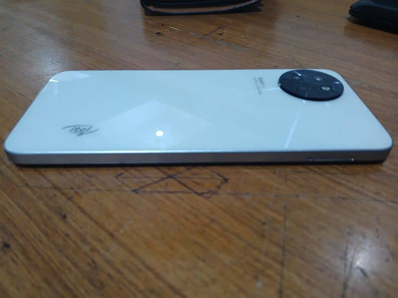 urgent sale itel S23 new only use 3 month 4