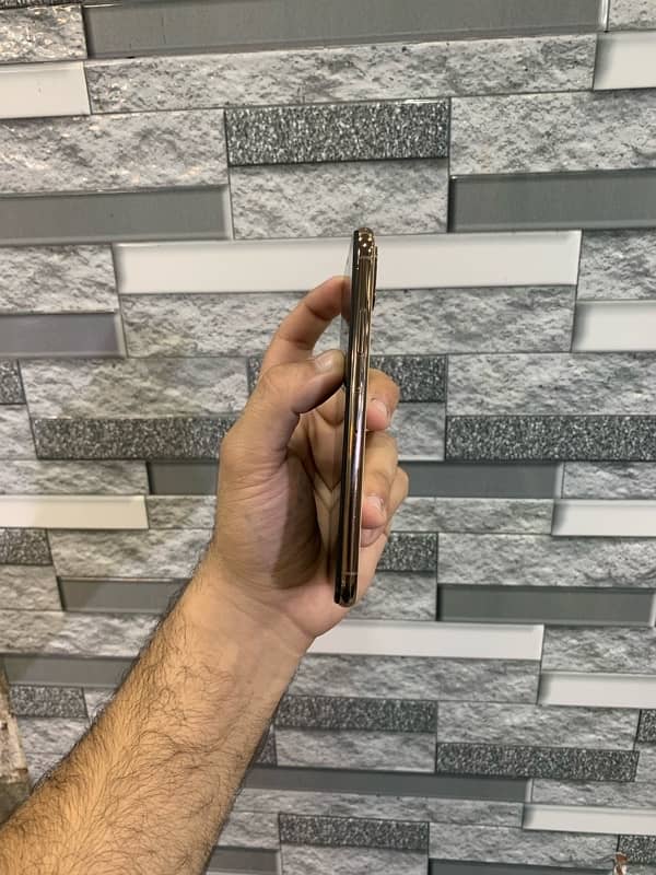 iphone XS 1