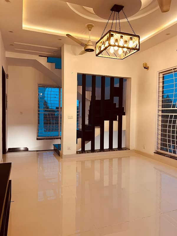 8 MARLA BEAUTIFUL HOUSE AVAILABLE FOR RENT IN DHA RAHBER 11 17