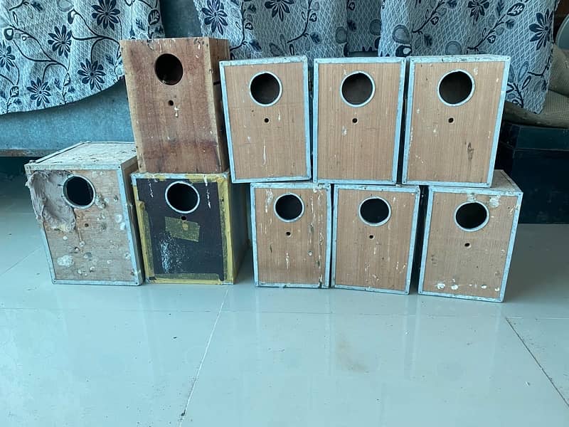 Breeding box for sale in good condition 0