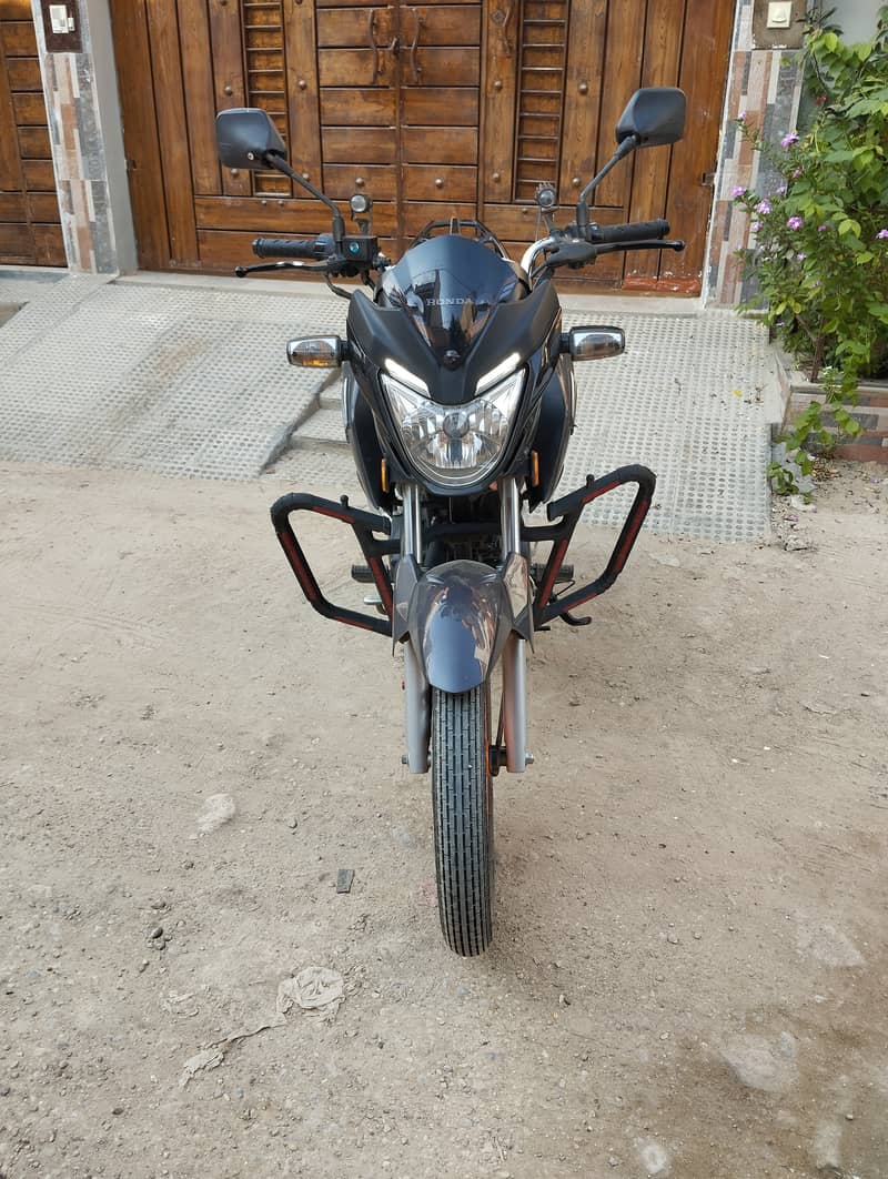 Honda CB 150F 2024 5