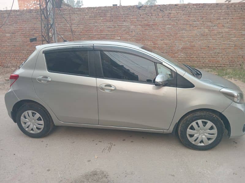 Toyota Vitz 2015 6