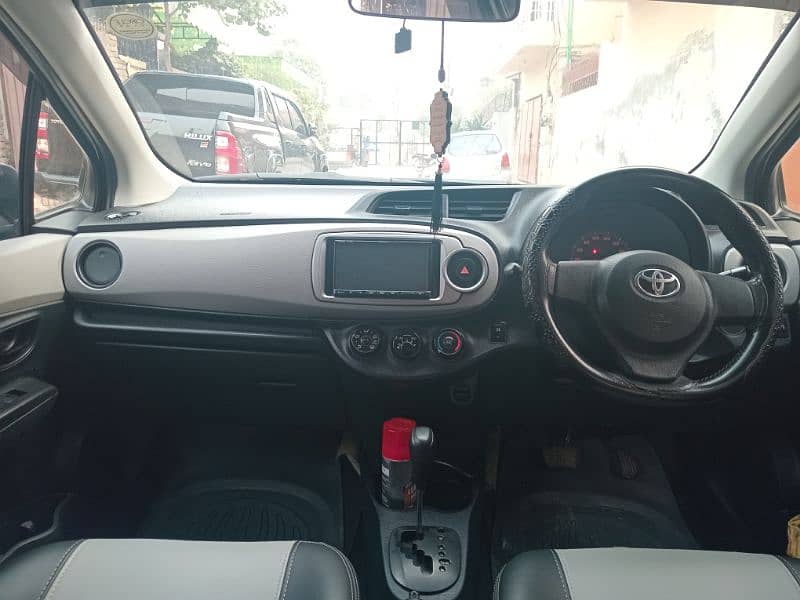 Toyota Vitz 2015 7