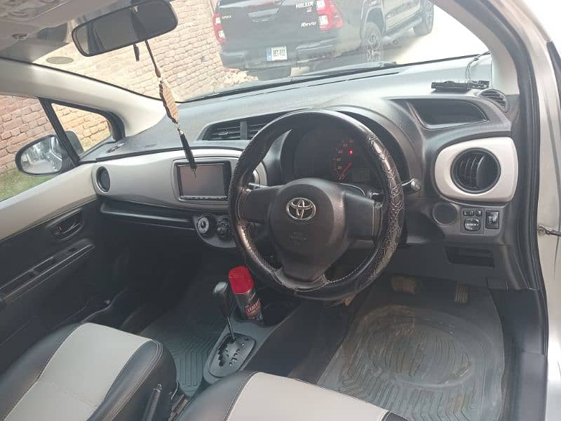 Toyota Vitz 2015 9