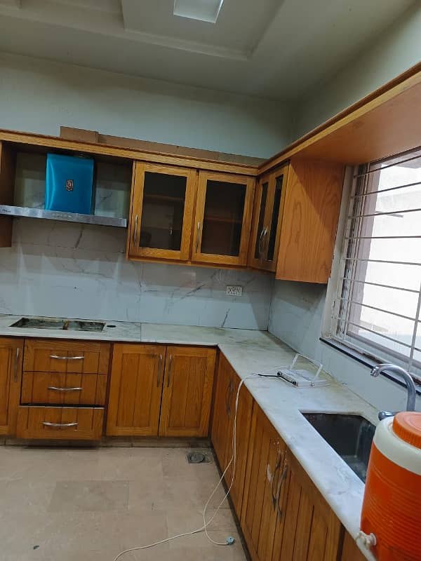 1 KANAL UPPER PORTION AVAILABLE FOR RENT IN VALANCIA HOUSING SOCIETY BLOCK H 8