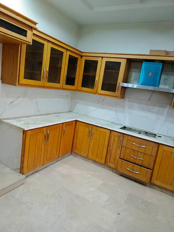 1 KANAL UPPER PORTION AVAILABLE FOR RENT IN VALANCIA HOUSING SOCIETY BLOCK H 10