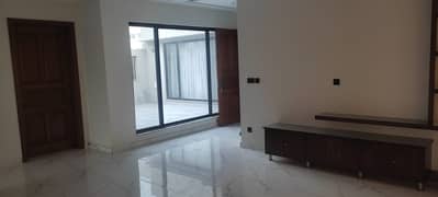 BRAND NEW UPPER PORTION NEENT REASONABLE DEMAAR RAYA AVAILABLE FOR RENT