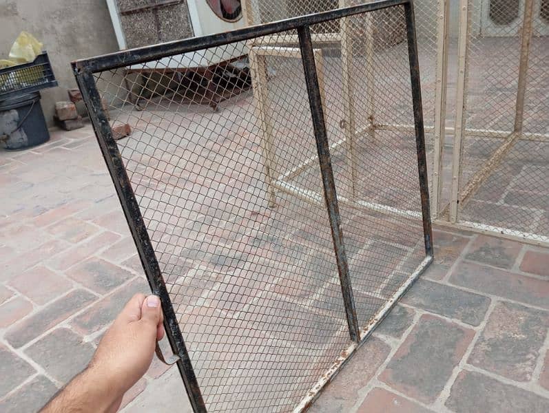 iron cage with partition 3