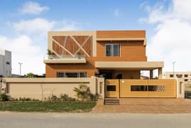 01 Kanal Slightly Used Well Maintained Like Brand New Modren Designe Bungalow For Sale In DHA Phase-6 Near To Park