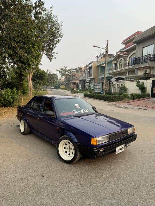 Nissan Sunny 1987 4