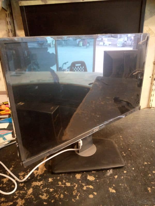 24 inch Dell LCD / LED 3