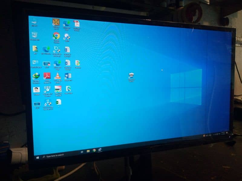 24 inch Dell LCD / LED 7