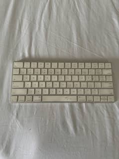 Apple wireless bluetooth rechargeable keyboard