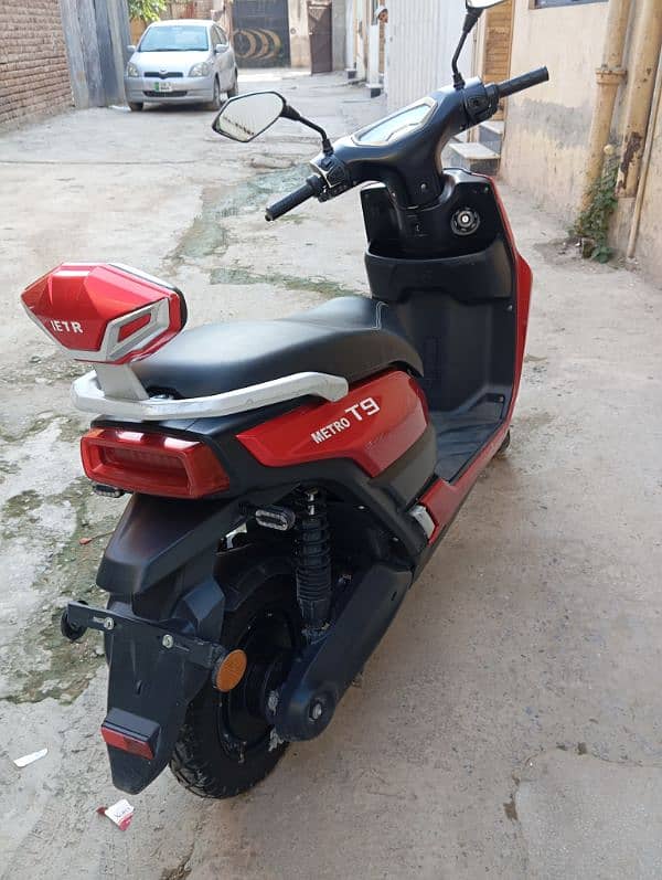 electric scooty metro t9 2