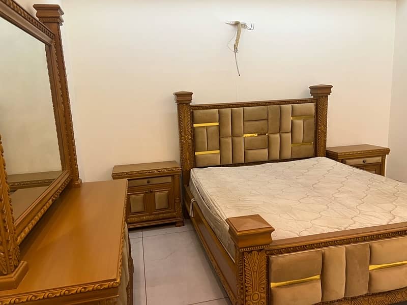 solid shishum wood like brand new bed with mattress 7