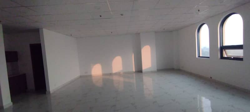 850 Sqft Office For Rent | Grand Sqaure Mall | Gulberg Lahore 0