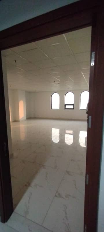 850 Sqft Office For Rent | Grand Sqaure Mall | Gulberg Lahore 1