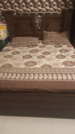 queen size bed