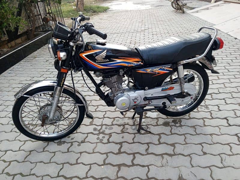 Honda 125 modal 18 number sailkot 1