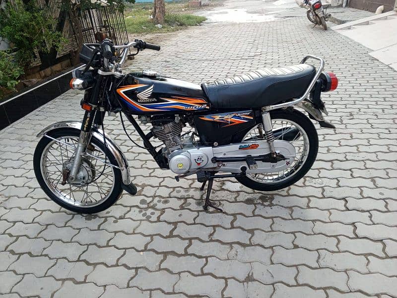 Honda 125 modal 18 number sailkot 2