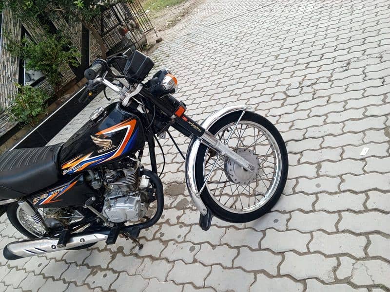 Honda 125 modal 18 number sailkot 9