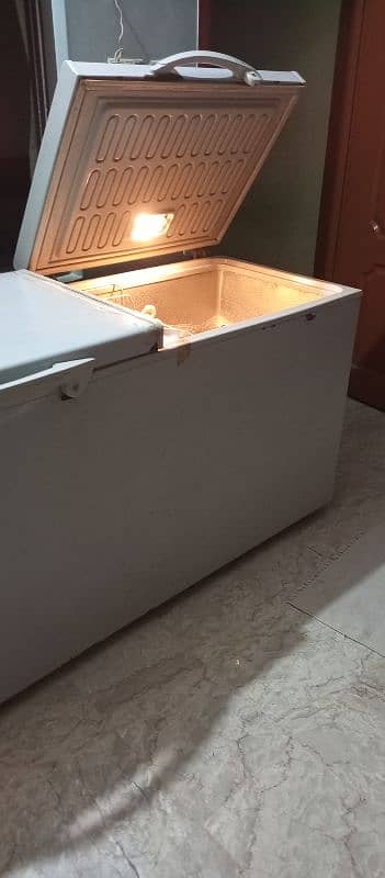 Double door deep freezer 6