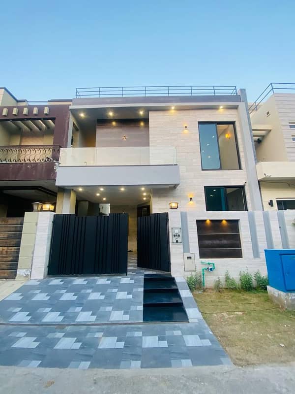 5 Marla luxury House Available For Sale In DHA 9 town Lahore 0